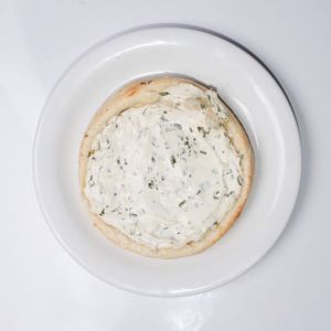 Esfiha aberta coalhada seca